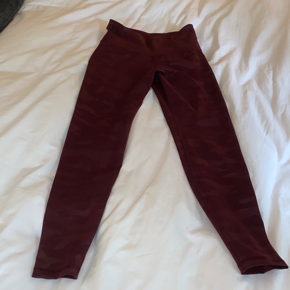 Wine red camo leggings